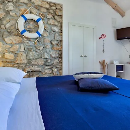 Nautica, Guest house 3*