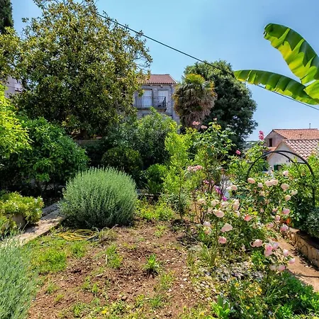 Konukevi Nautica, Mali Lošinj