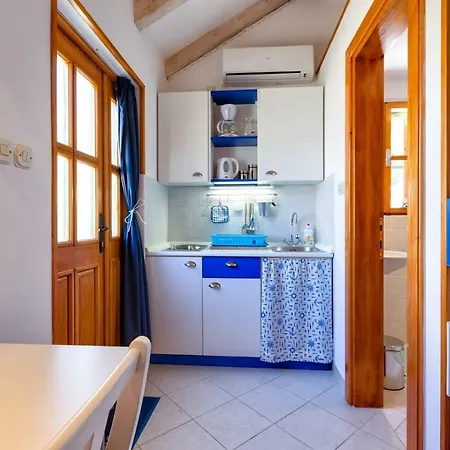 Nautica, Konukevi Mali Lošinj