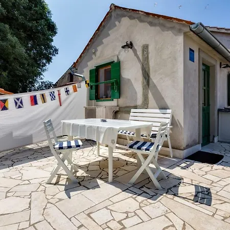 Nautica, Konukevi Mali Lošinj